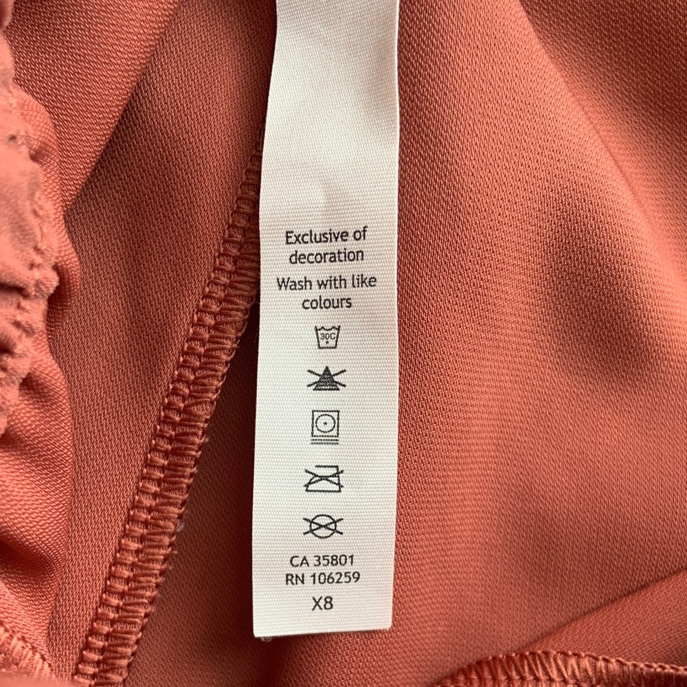 Lululemon short size 2 - Picture 7 of 8